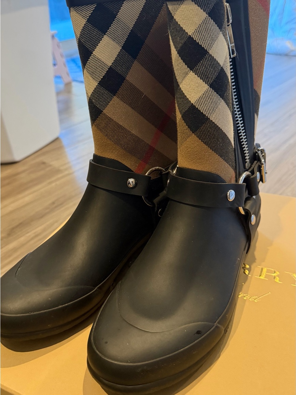 Burberry Tan Check Rain Boots for women size 7.5 - Picture 5 of 7
